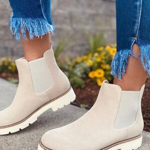 Stylish | Versatile | Comfortable | Modern | Durable